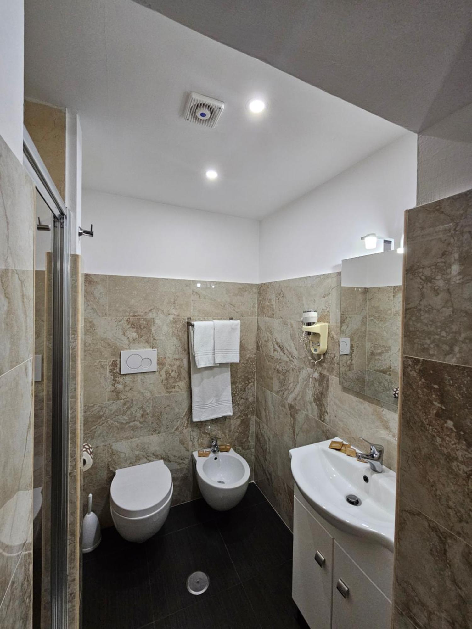 Guest House Galaxy Roma Ngoại thất bức ảnh